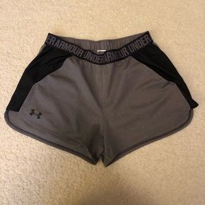 Women’s underarmour shorts!!